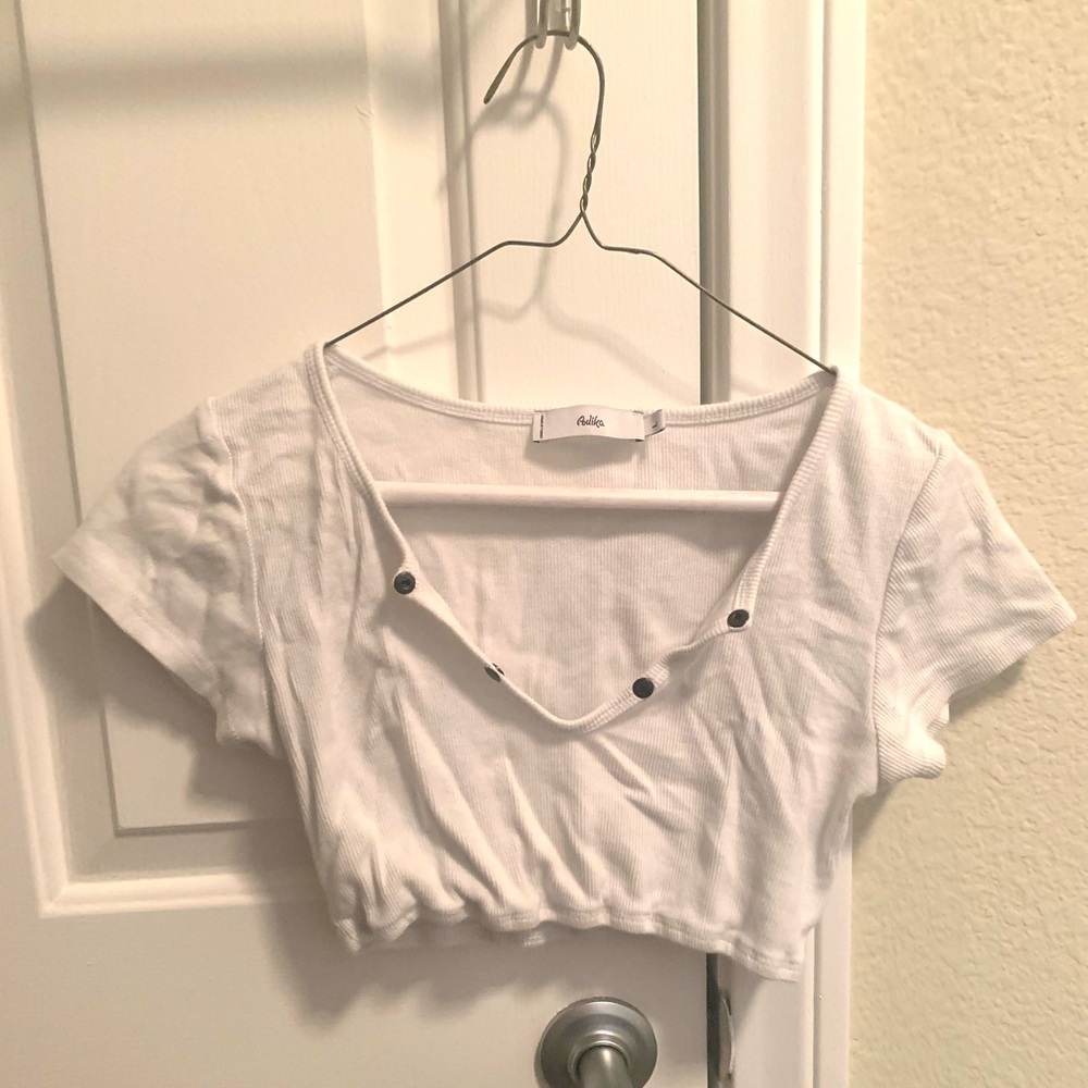 Cropped white shirt